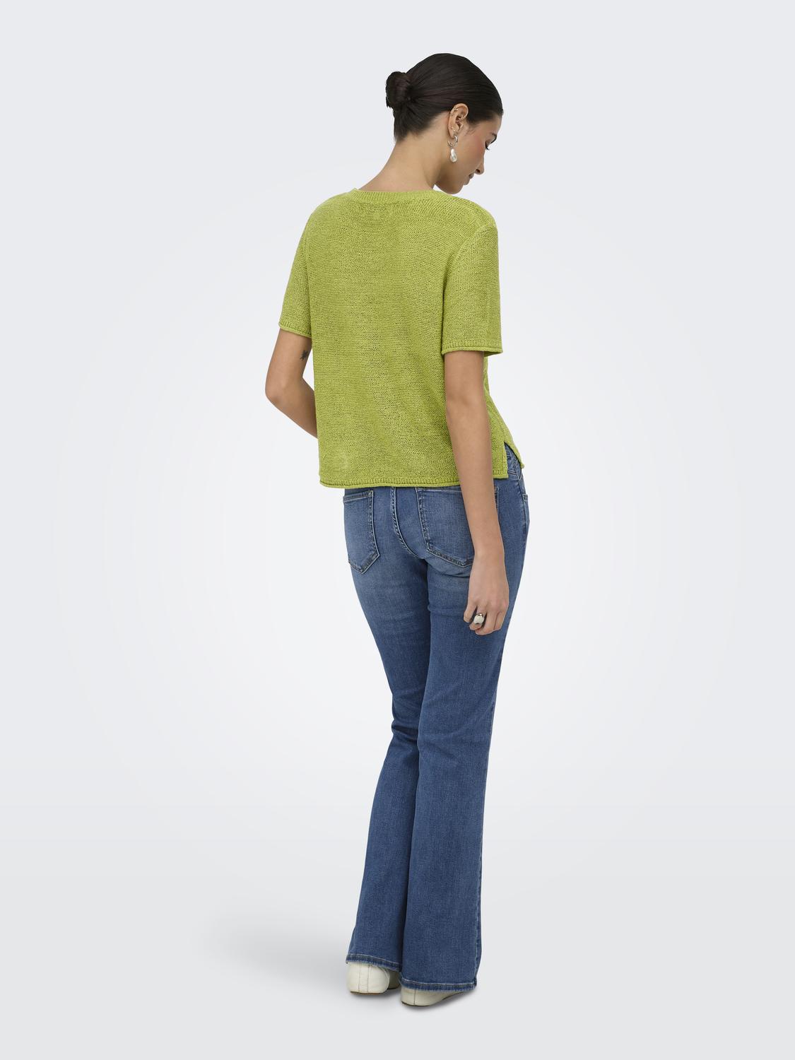model_shot-back